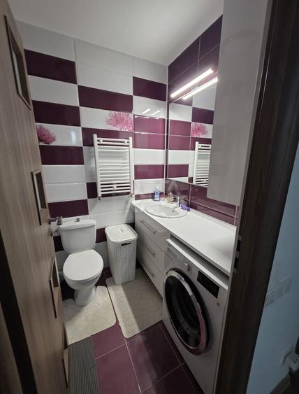 Apartament cu 2 camere semidecomandat, mobilat în 13 Septembrie