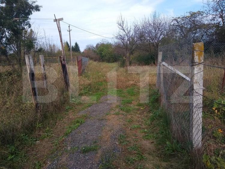 Teren Construcții intravilan de 1400 mp, în Bercu Roșu
