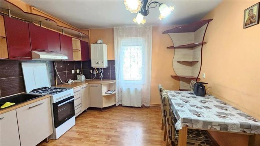 Apartament cu 4 camere decomandat, mobilat în Tudor Vladimirescu