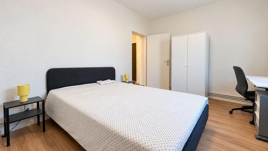 Apartament cu 2 camere decomandat, mobilat în Girocului