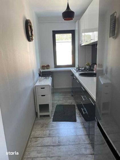 Apartament cu 3 camere în Coman