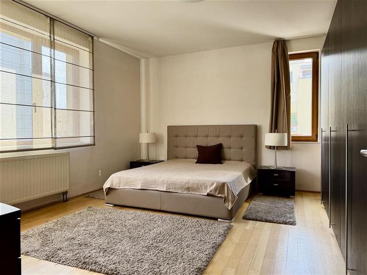 Apartament cu 4 camere semidecomandat în Herăstrău