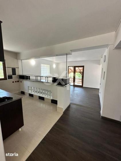 Casă cu 5 camere cu Teren 1438 Mp în Răzvad