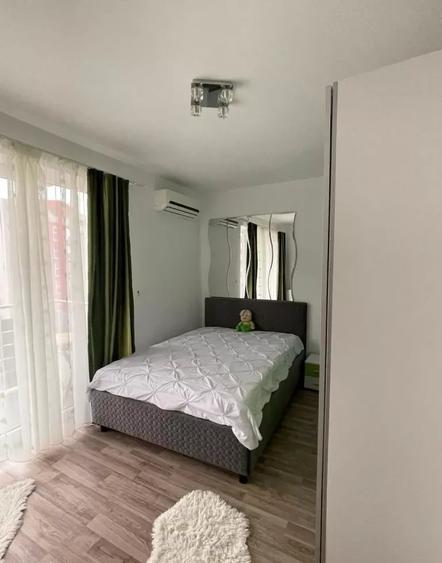 Apartament cu 3 camere decomandat, mobilat în Bartolomeu