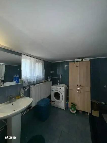 Casă cu 5 camere cu Canalizare în Ion Roată