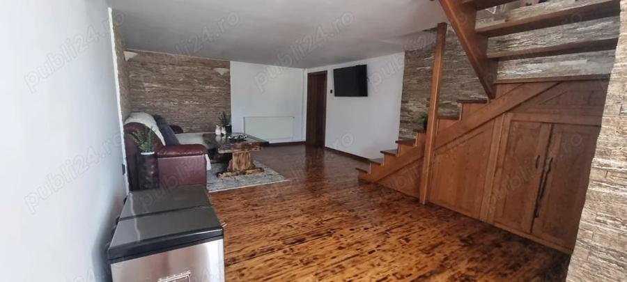 Casă cu 6 camere cu Teren 450 Mp în Geamăna