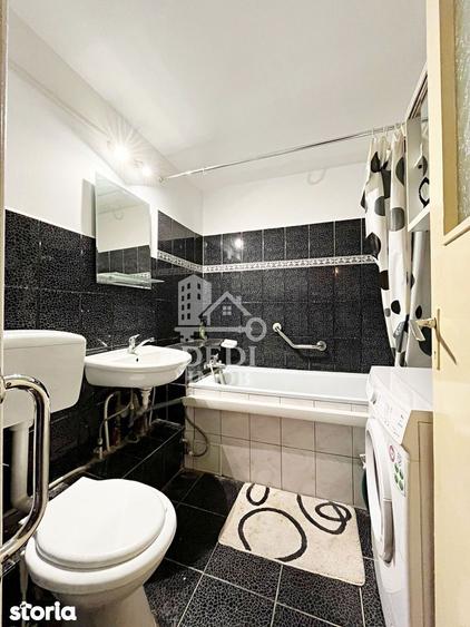 Apartament cu 3 camere decomandat în Rogerius