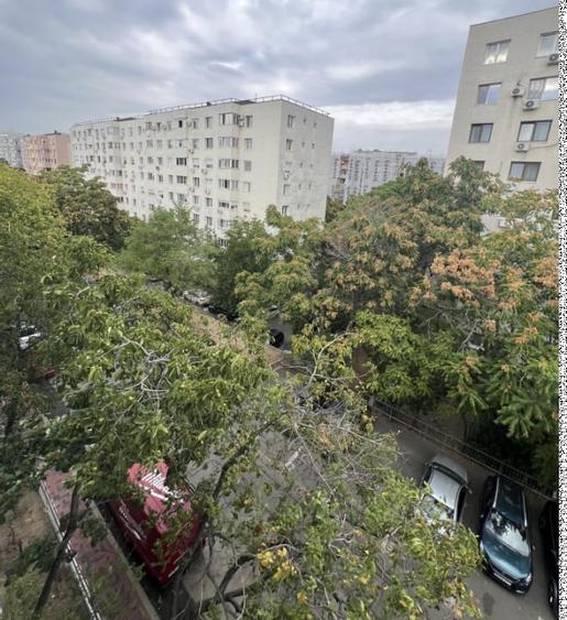 Apartament cu 3 camere decomandat în Mihai Bravu