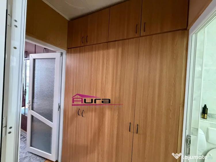 Apartament cu 2 camere semidecomandat în Piața Veche