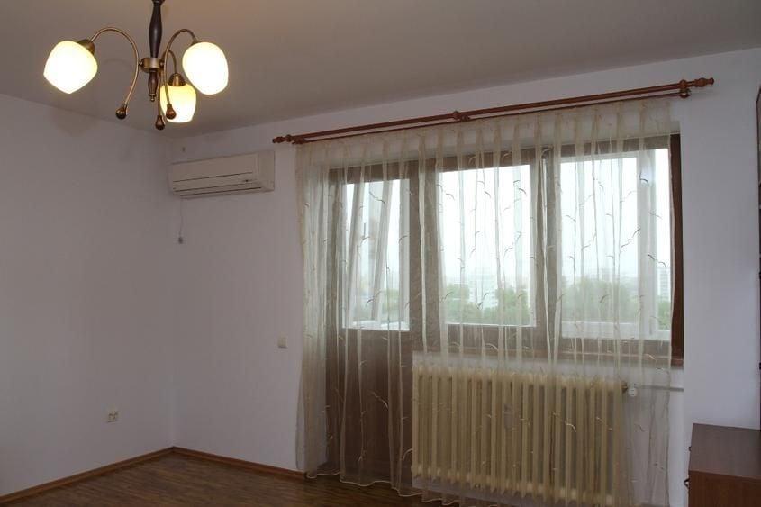 Apartament cu 2 camere decomandat, mobilat în Titan