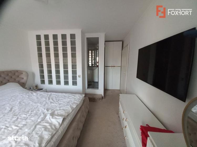 Apartament cu 4 camere semidecomandat, mobilat în Lipovei