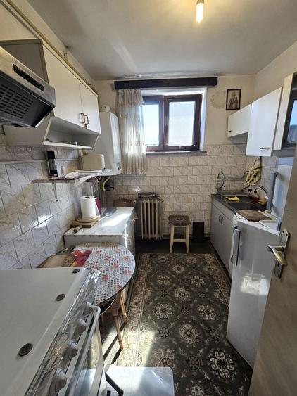 Apartament cu 2 camere semidecomandat în Rovine