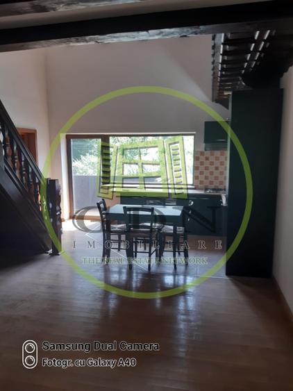 Apartament cu 3 camere decomandat, mobilat în Predeal