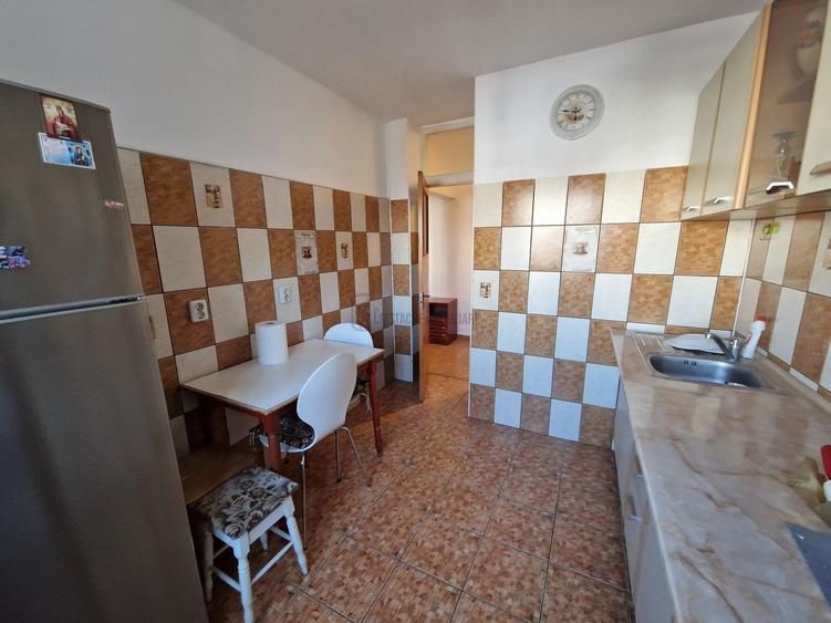 Apartament cu 3 camere decomandat, mobilat în Tineretului