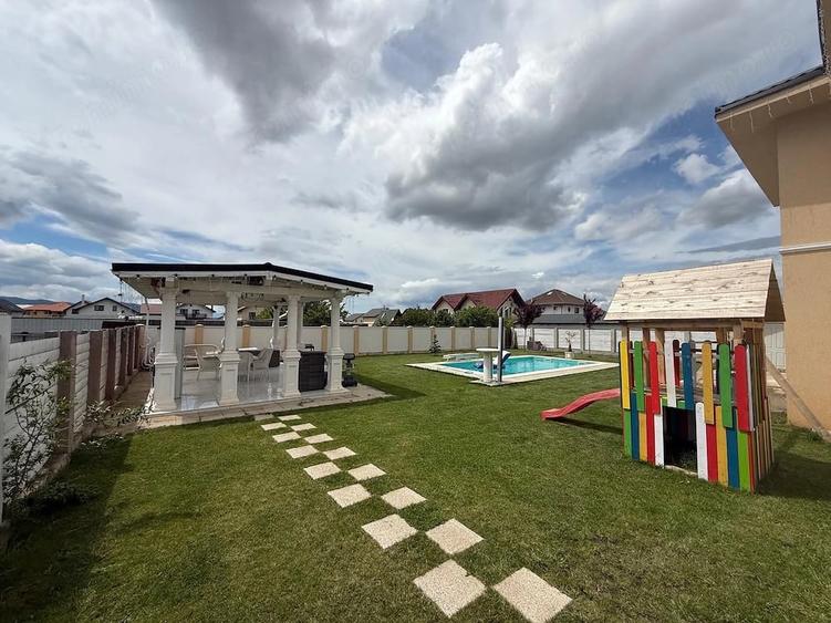 Casă cu 6 camere cu Teren 1091 Mp în Tărlungeni