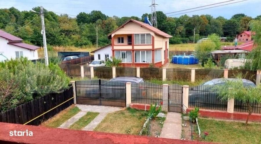 Casă cu 4 camere în Coslegi