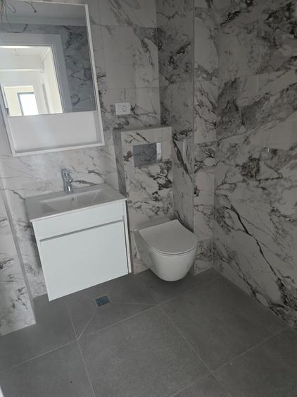 Apartament cu 3 camere decomandat în Energia