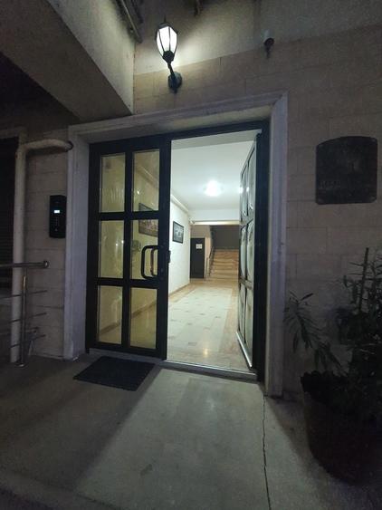 Apartament cu 2 camere decomandat în Palazu Mare