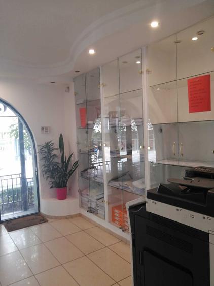 Spațiu comercial, de 70 mp, în Stana