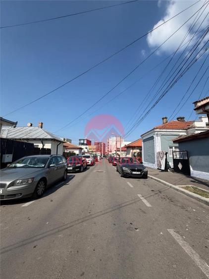 Casă cu 3 camere cu Teren 107 Mp în Delfinariu