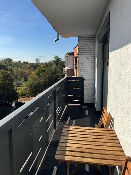 Apartament cu 2 camere decomandat, mobilat în Polivalentă