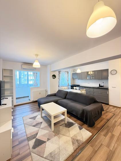 Apartament cu 4 camere decomandat în Rahova