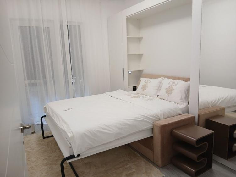 Apartament cu 2 camere semidecomandat în Florești