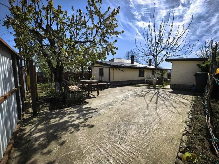 Casă individuală cu 4 camere cu Canalizare în Horpaz