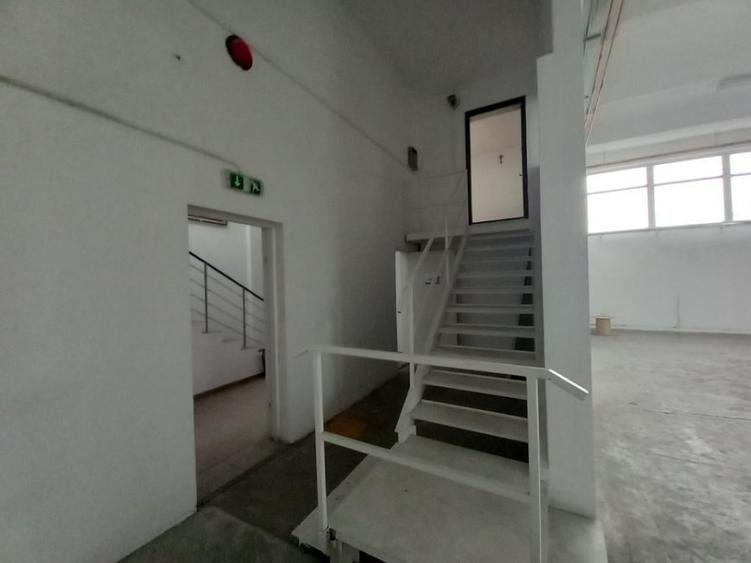 Spațiu industrial, de 2,050 mp, în Mihai Bravu