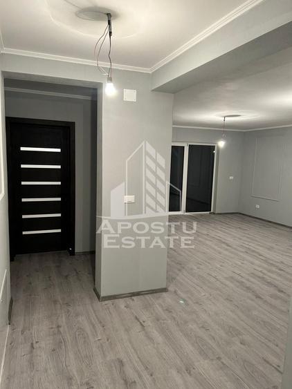 Casă individuală cu 4 camere cu Canalizare în Parța