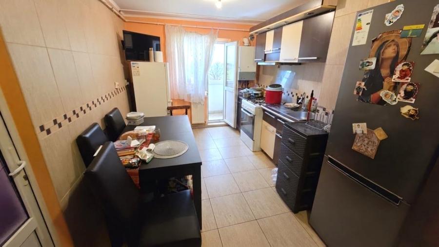 Apartament cu 3 camere în Ampoi 3