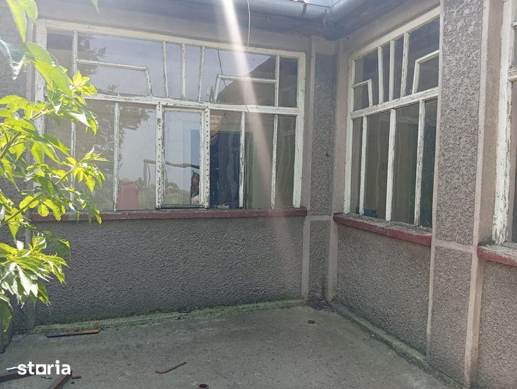 Casă cu 7 camere cu Teren 4500 Mp în Iratoșu