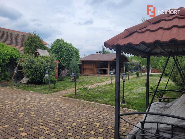 Casă individuală cu 3 camere cu Canalizare în Săcălaz
