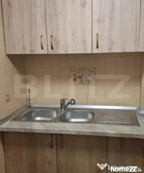 Apartament cu 3 camere decomandat în Nicolina