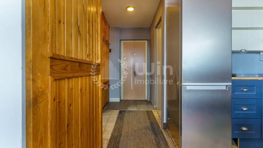 Apartament cu 3 camere semidecomandat, mobilat în Borhanci