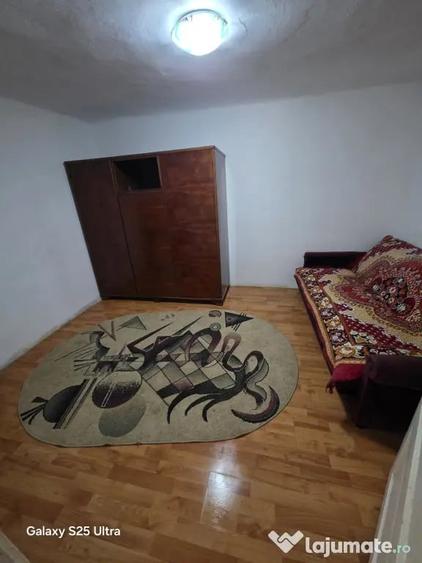 Casă cu 4 camere cu Teren 1400 Mp în Boldești