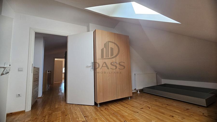 Apartament cu 6 camere decomandat, mobilat în Turnișor