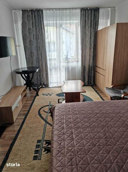 Garsonieră decomandată în Central