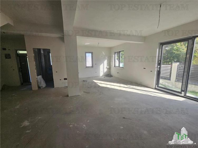 Casă cu 4 camere cu Canalizare în Păcii