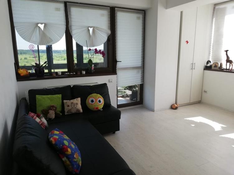 Apartament cu 2 camere semidecomandat, mobilat în Centura Nord