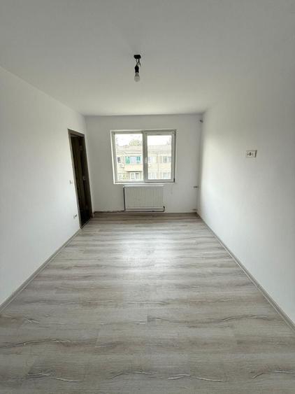 Apartament cu 3 camere decomandat în Șagului