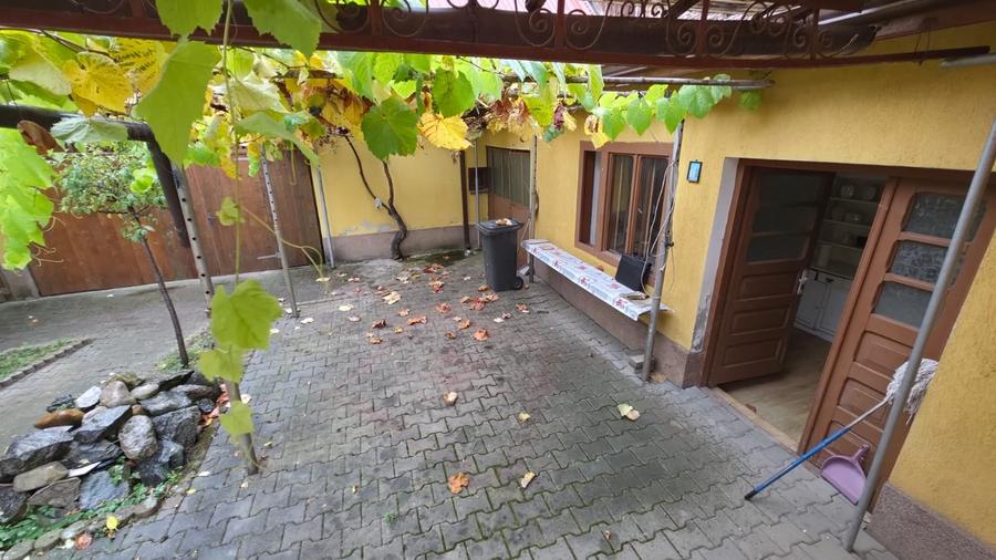 Casă individuală cu 5 camere cu Garaj în Vințu de Jos