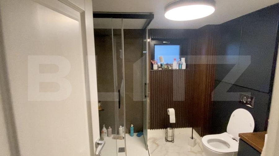 Casă individuală cu 7 camere cu Canalizare în Est