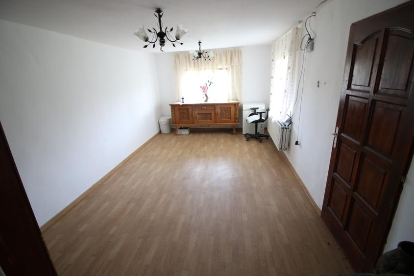 Casă individuală cu 4 camere cu Canalizare în Schela