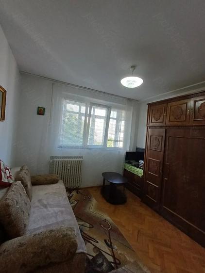 Apartament cu 2 camere semidecomandat în 1 Mai