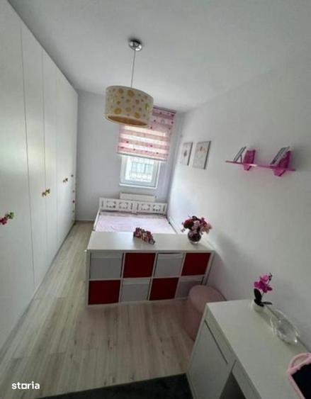 Apartament cu 3 camere decomandat în Titan