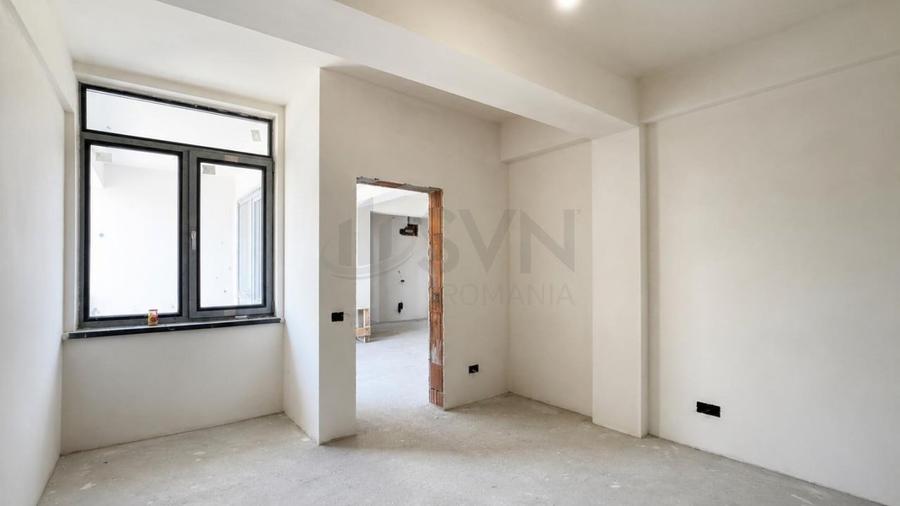 Apartament cu 3 camere semidecomandat în Ștefan cel Mare