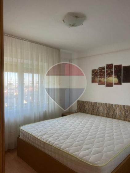 Apartament cu 2 camere semidecomandat, mobilat în Boul Roșu