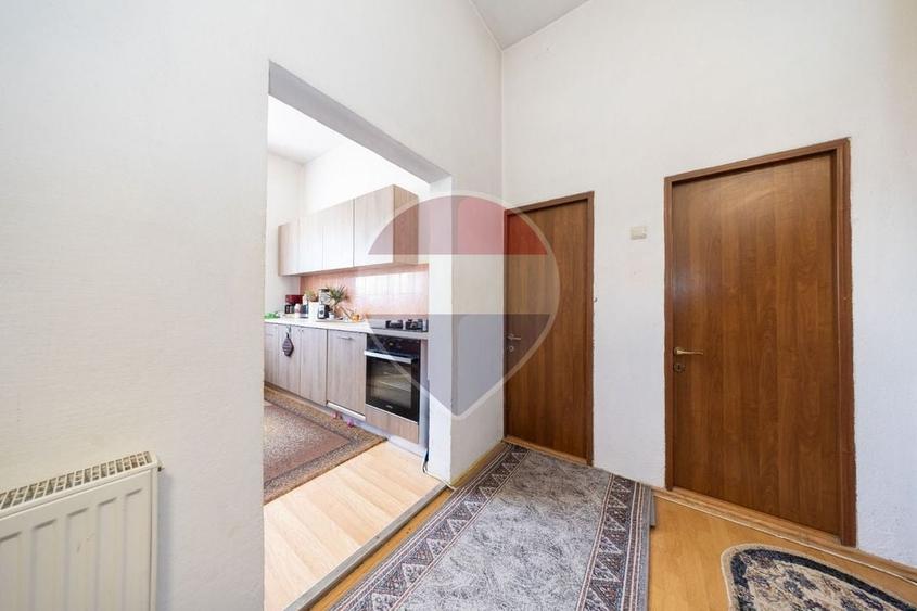 Casă individuală cu 6 camere cu Teren 1048 Mp în Satulung