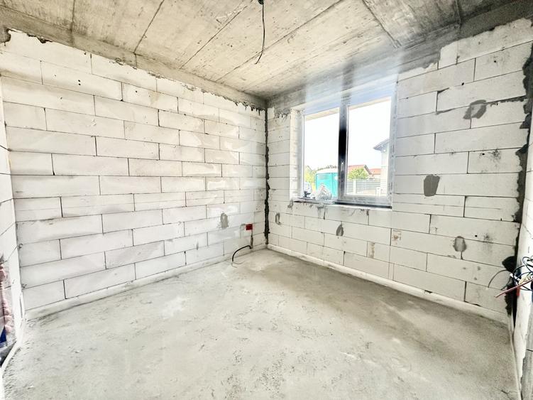 Duplex cu 5 camere cu Canalizare în Moșnița Nouă